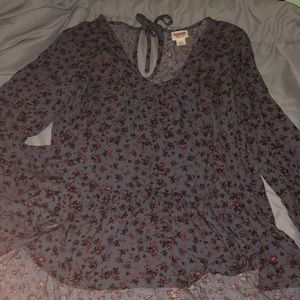 High-Low Floral Top!